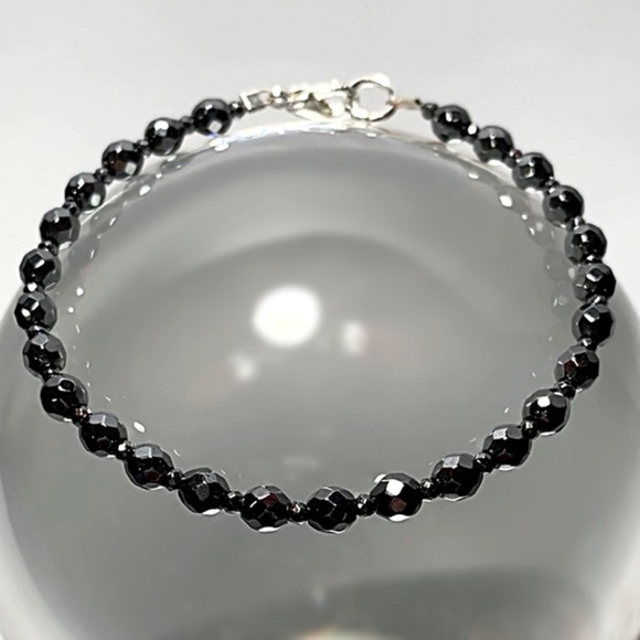 Hand Made Hematite Bracelet - Picture 6 of 8
